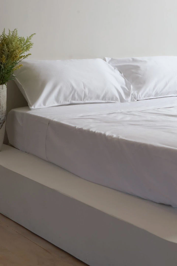 Home Lab 1000TC 100% Cotton Hotel Luxe Sheet Set King White Cushion, Throws & Linen 5 Home Lab 1000TC 100% Cotton Hotel Luxe Sheet Set King White Cushion, Throws & Linen