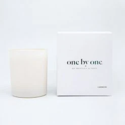 One By One Oriental Orchid 140g White Candle Home & Beauty
