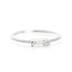 Lindi Kingi Deluxe Halo Baguette Ring