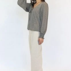 Among The Brave In Love Tobacco Ditsy Floral LS Shirred Cuff Tie V Neck Top Fashion 10 Among The Brave In Love Tobacco Ditsy Floral LS Shirred Cuff Tie V Neck Top Fashion