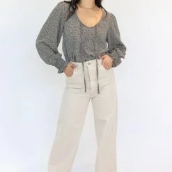 Among The Brave In Love Tobacco Ditsy Floral LS Shirred Cuff Tie V Neck Top Fashion