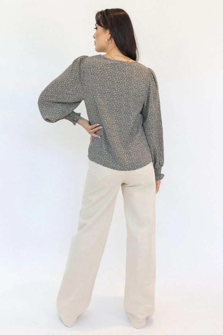 Among The Brave In Love Tobacco Ditsy Floral LS Shirred Cuff Tie V Neck Top Fashion 6 Among The Brave In Love Tobacco Ditsy Floral LS Shirred Cuff Tie V Neck Top Fashion