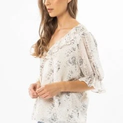 Billie The Label Fashion Sweet Dreams Ivory Scatter SS Frill V Neck Top