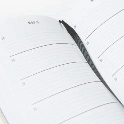 Publishers Distribution Books Canvas One Line A Day