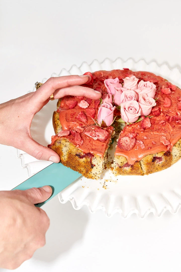 The Caker Eat & Drink Lemon, Strawberry & Poppy Seed Cake Mix 4 The Caker Eat & Drink Lemon, Strawberry & Poppy Seed Cake Mix