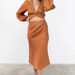 Among The Brave Fashion Utopia Spice Bias Linen Midi Skirt With Self Buttons 11 Among The Brave Fashion Utopia Spice Bias Linen Midi Skirt With Self Buttons