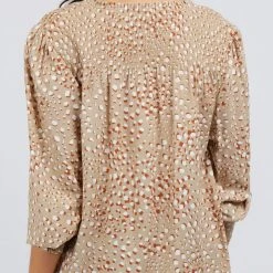 Foxwood Kaiya Beige Animal LS Top