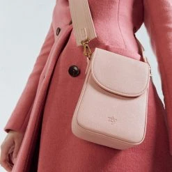 Rey, The Label Accessories Life Of The Party Marshmellow Phone Bag