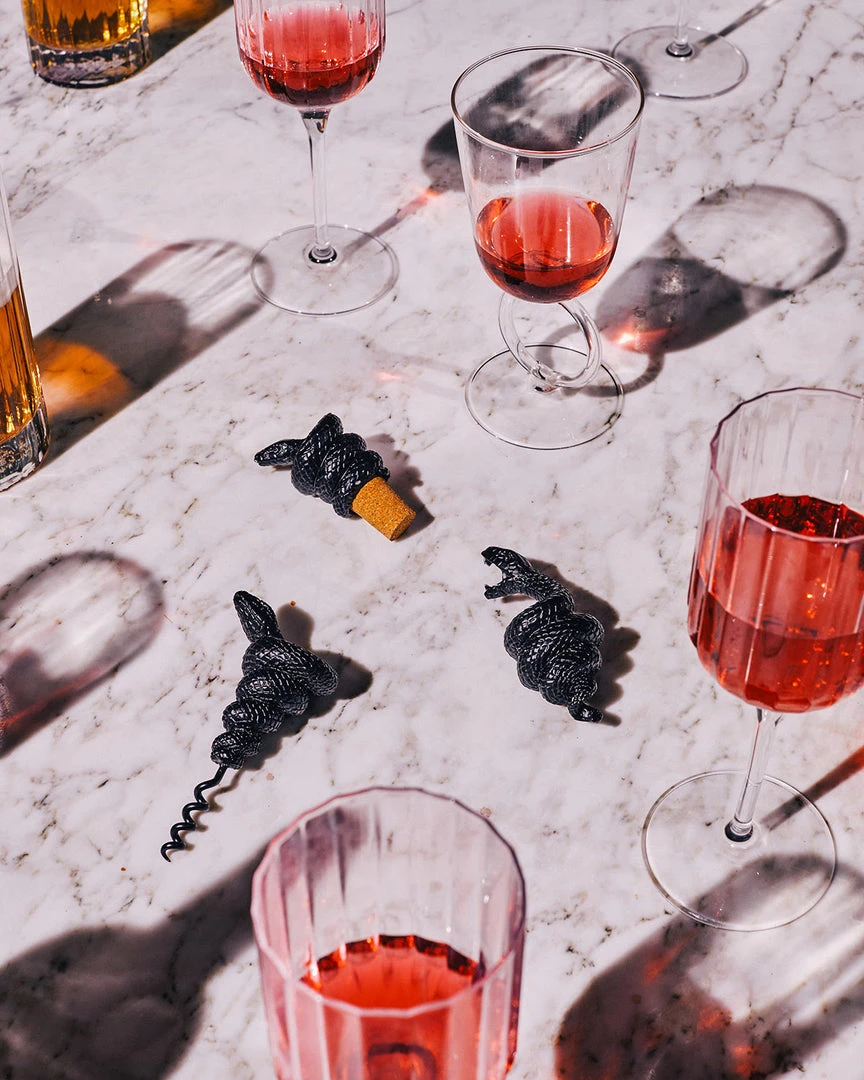 Doiy Mamba Bottle Stopper Black 5 Doiy Mamba Bottle Stopper Black