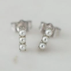 Sophie Accessories Pearl Bar Stud Earrings Silver