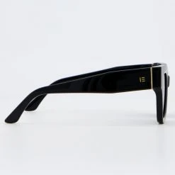 Isle Of Eden Rae Black Sunglasses