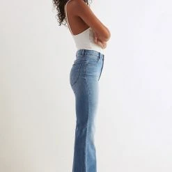 Rollas Eastcoast Flare Karen Blue Denim Jean