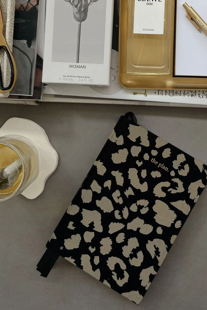 Papier HQ Gifts For Her Leopard Linen Black + Gold Planner 4 Papier HQ Gifts For Her Leopard Linen Black + Gold Planner